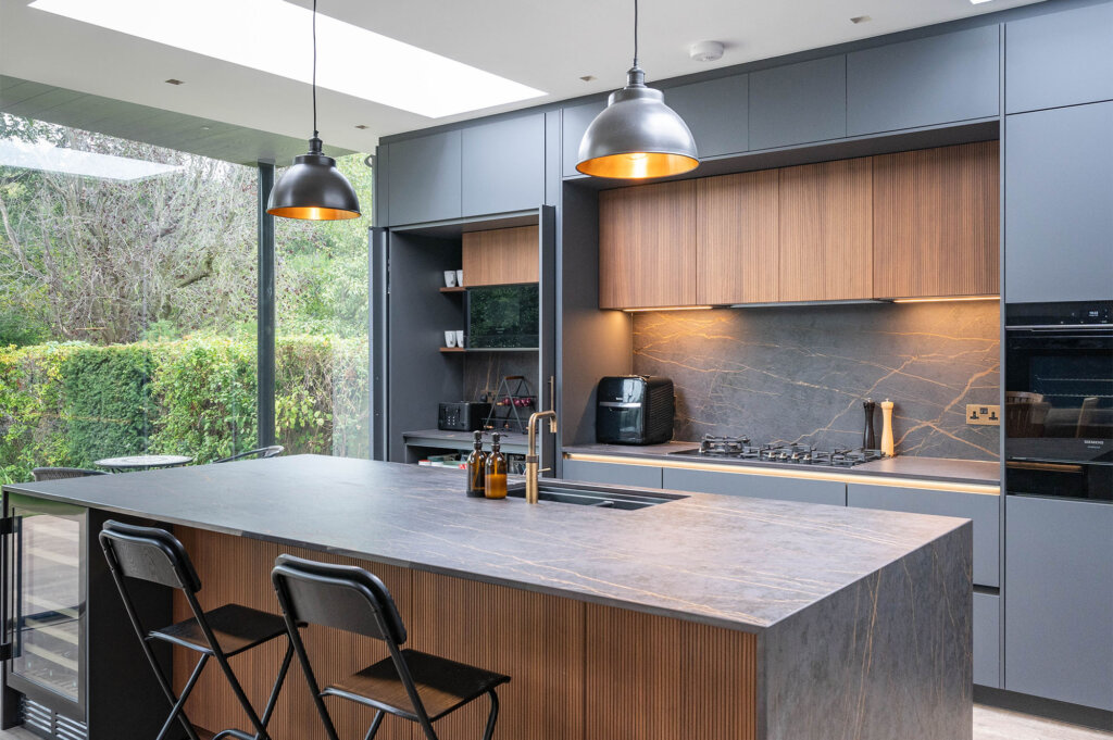 Anthracite & Walnut Harmony - Signature Collection • Contemporary - PGK • Premium German Kitchens