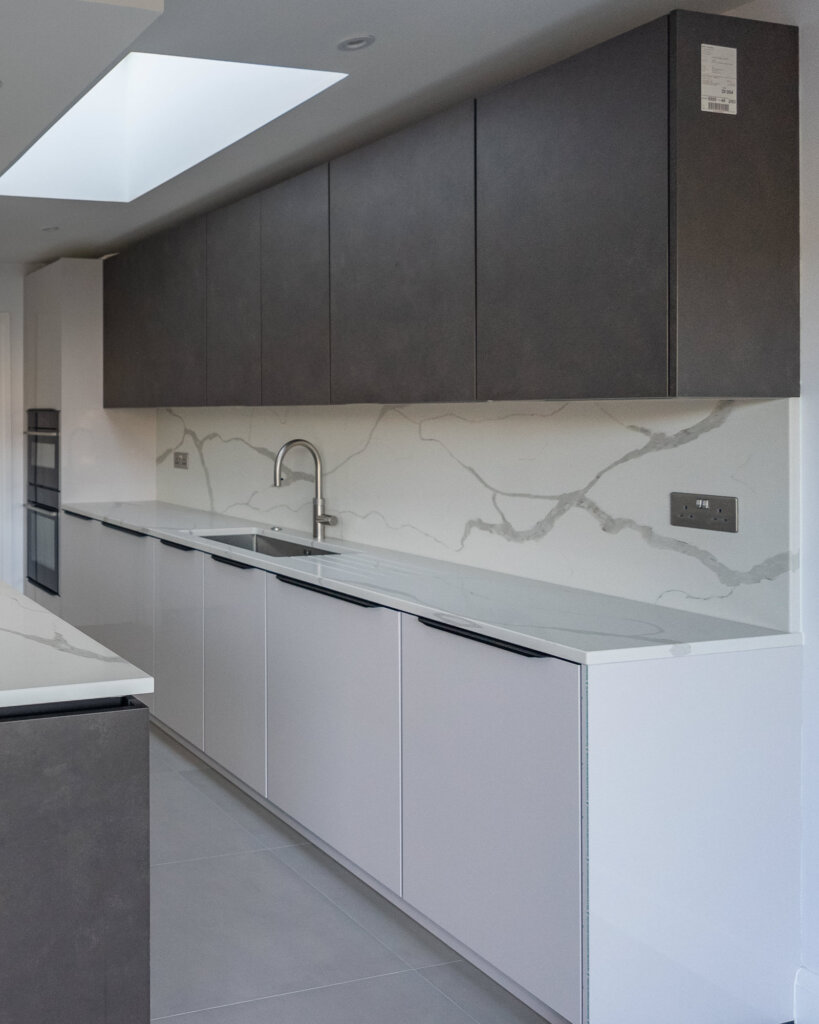 Satin grey & Concrete terra gre - PGK • Premium German Kitchens