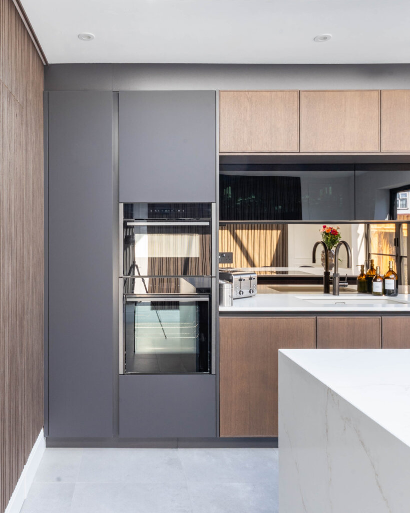PGK Focus Polar White & Integrated Oak Contemporary Kitchen