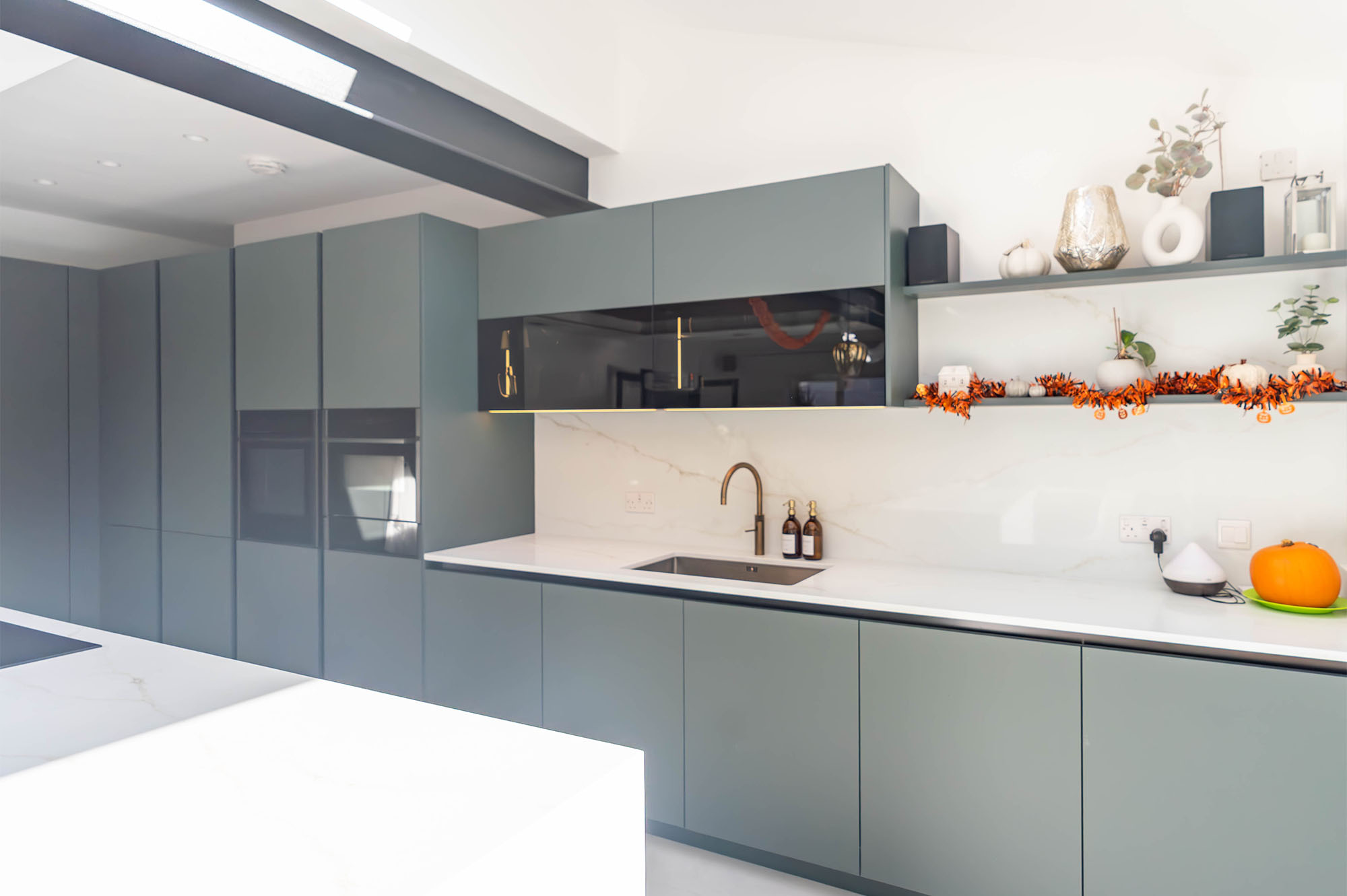 PGK • Premium German Kitchens • Signature Collection • Contemporary -Black Green & Greige Silky Matt PGK • Premium German Kitchens • Signature Collection • Contemporary -Black Green & Greige Silky Matt